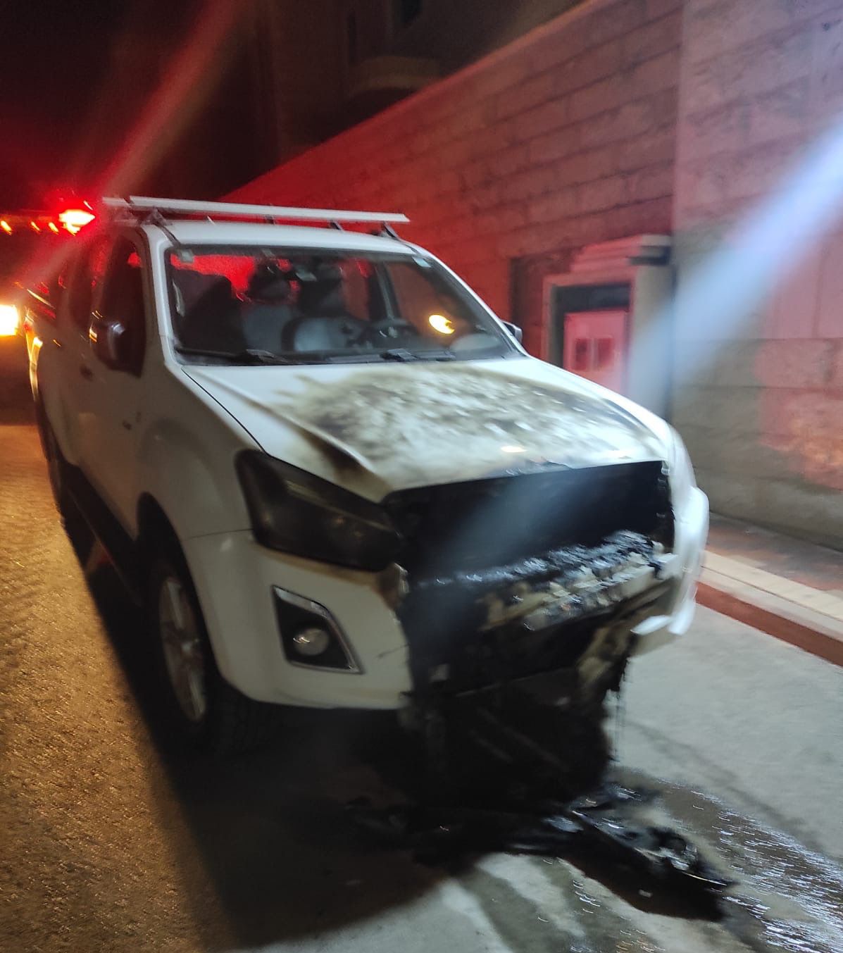 אחד מהרכבים שנשרפו