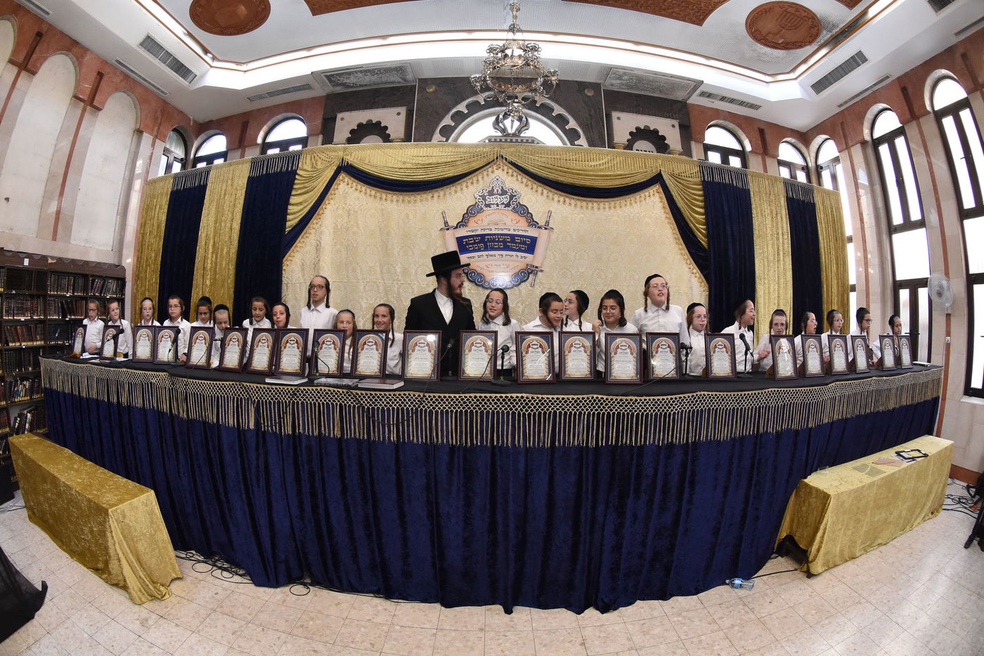 ילדי כיתה ו' בחיידר לעלוב בבני ברק נבחנו על משניות שבת