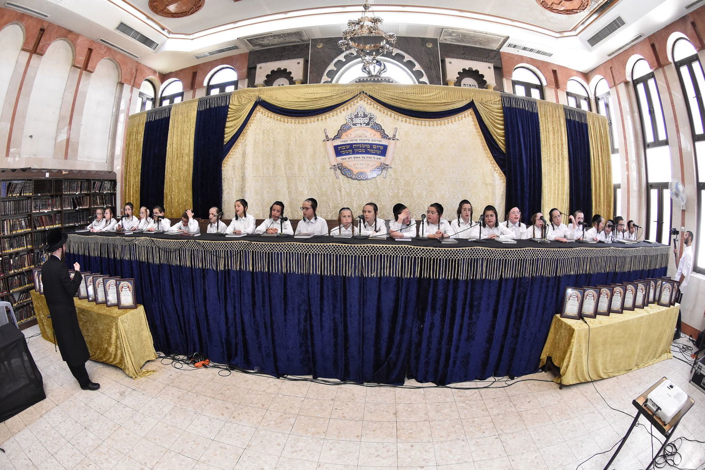 ילדי כיתה ו' בחיידר לעלוב בבני ברק נבחנו על משניות שבת