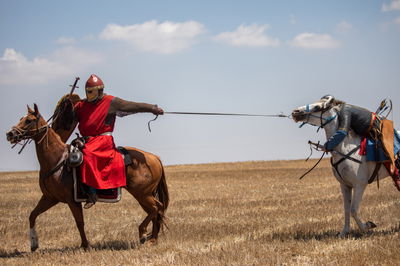 מזג האוויר: ירידה בטמפרטורות לצד עומסי חום כבדים