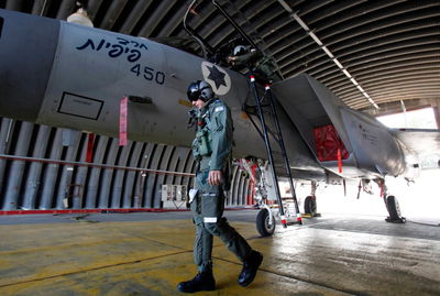 ארכיון, טייס קרב. למצולם אין קשר לנאמר בידיעה