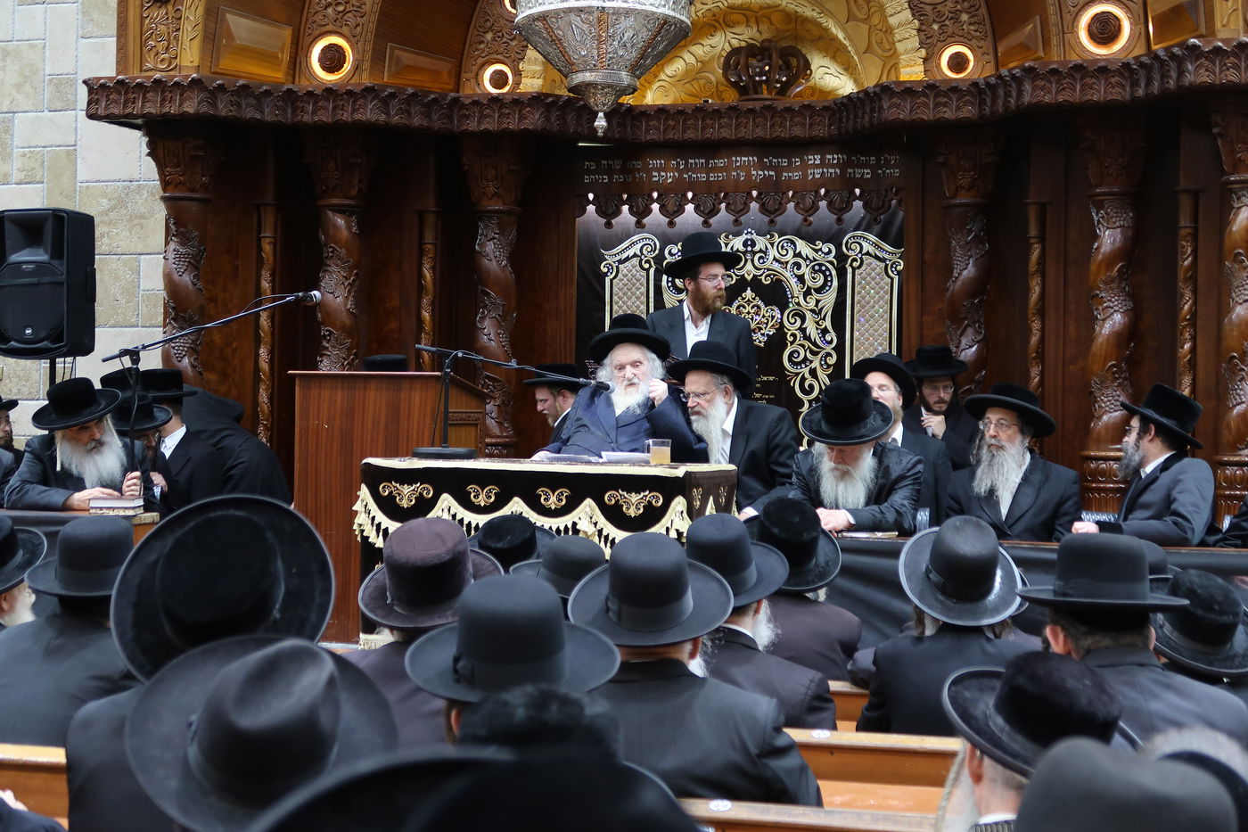 דרמה בעדה החרדית: הראב"ד הוכתר לגאב"ד הבד"ץ, במהלך הספד בבית המדרש דושינסקיא