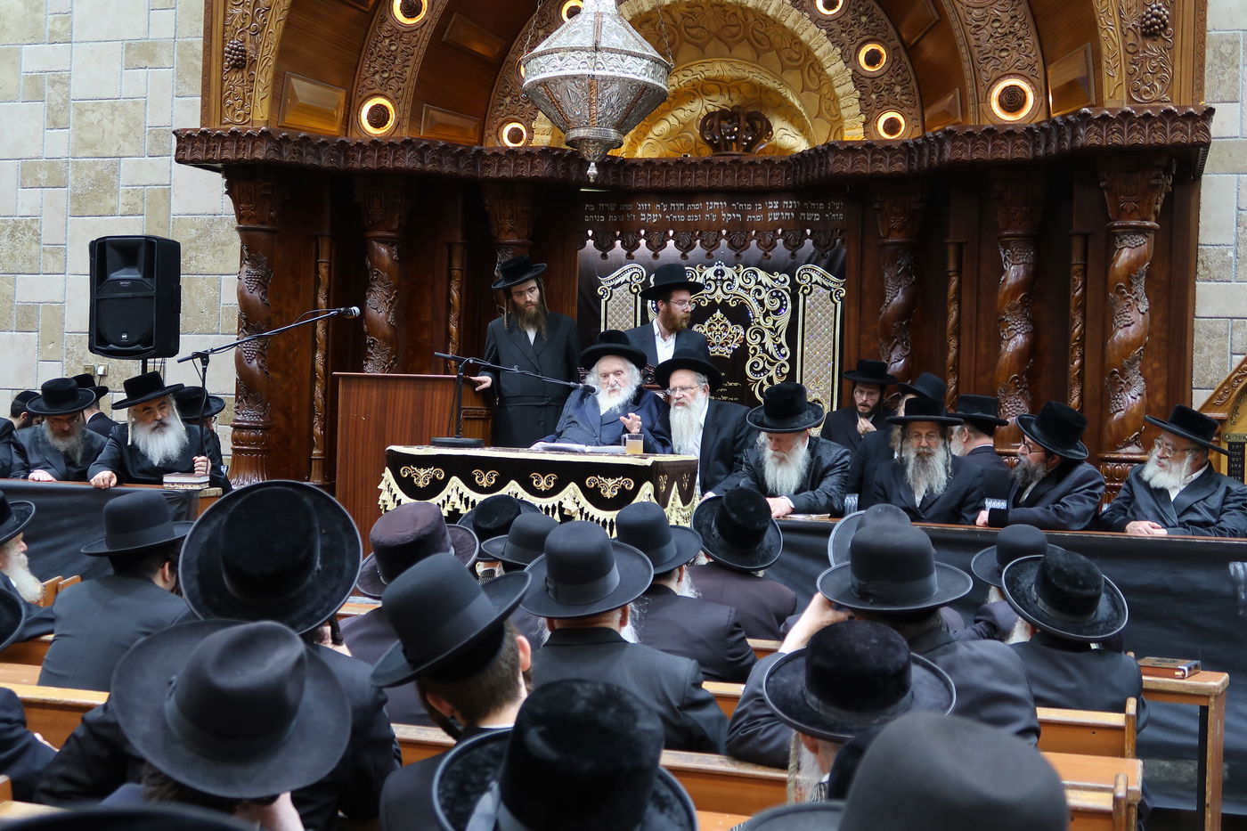 דרמה בעדה החרדית: הראב"ד הוכתר לגאב"ד הבד"ץ, במהלך הספד בבית המדרש דושינסקיא