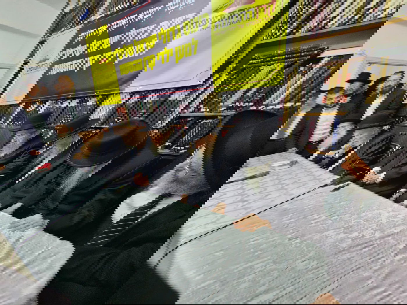 גדולי ישראל בכינוס השנתי למען ילדי ישראל והפגישה בין המשגיח לראש הישיבה