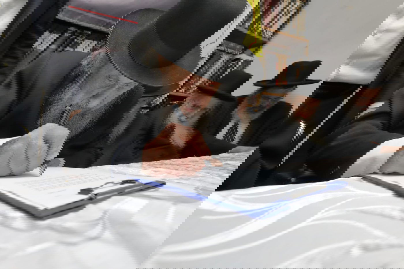 גדולי ישראל בכינוס השנתי למען ילדי ישראל והפגישה בין המשגיח לראש הישיבה