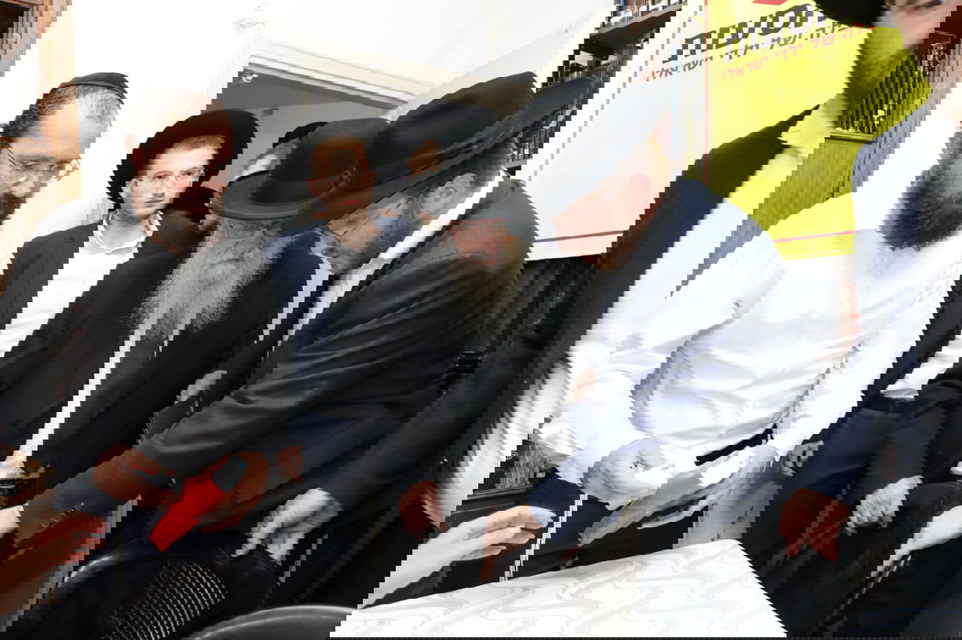 גדולי ישראל בכינוס השנתי למען ילדי ישראל והפגישה בין המשגיח לראש הישיבה