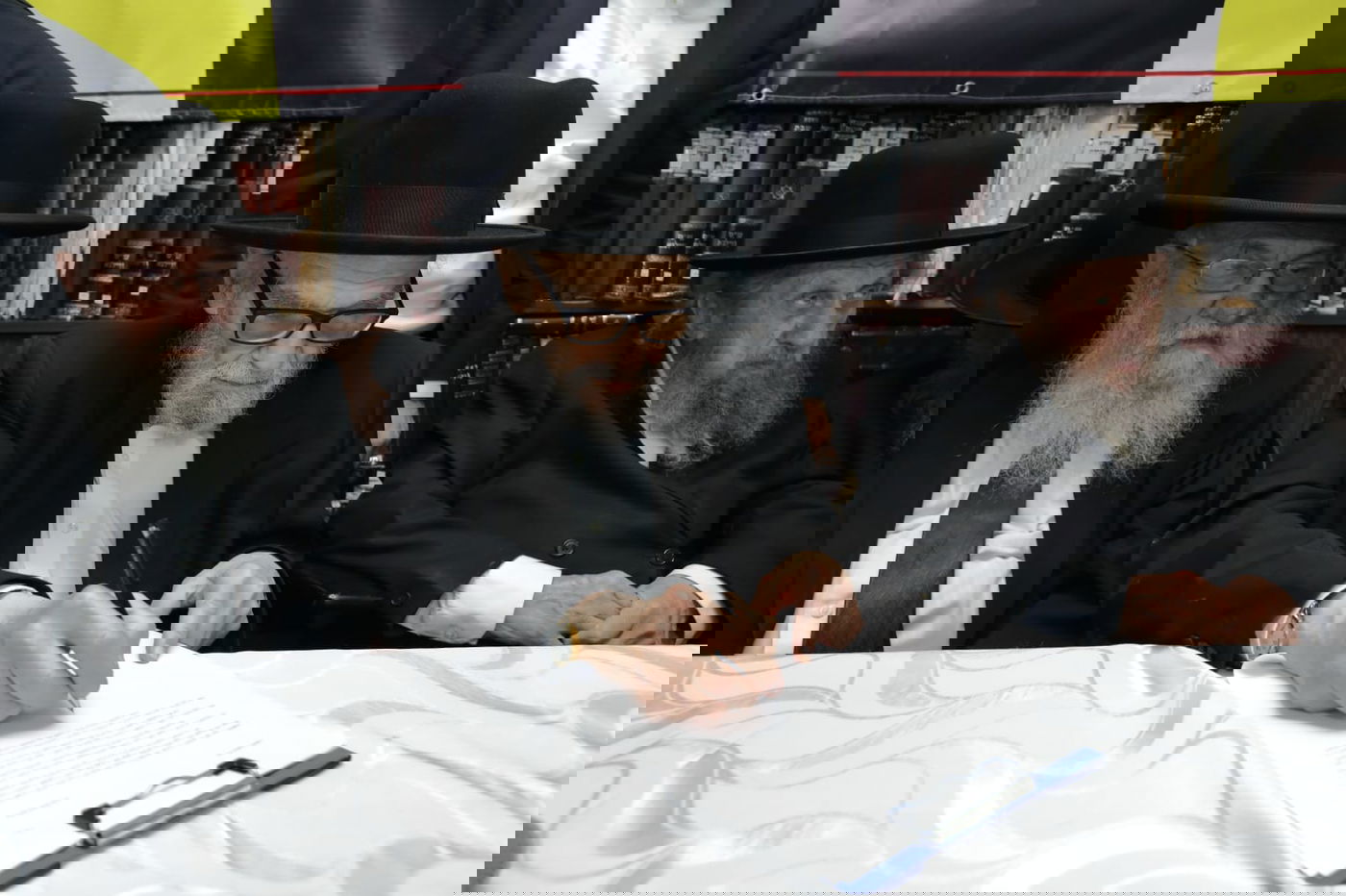 גדולי ישראל בכינוס השנתי למען ילדי ישראל והפגישה בין המשגיח לראש הישיבה