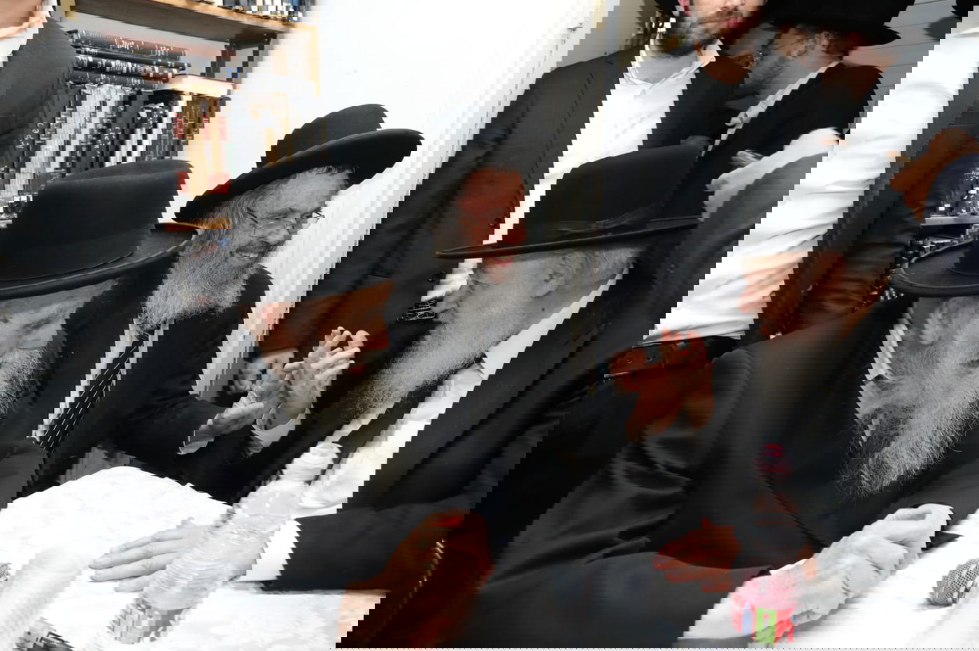 גדולי ישראל בכינוס השנתי למען ילדי ישראל והפגישה בין המשגיח לראש הישיבה