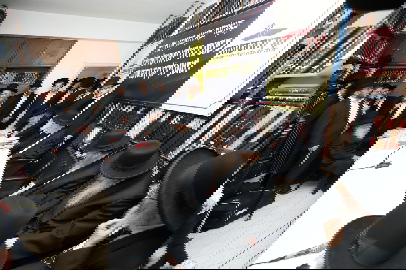 גדולי ישראל בכינוס השנתי למען ילדי ישראל והפגישה בין המשגיח לראש הישיבה