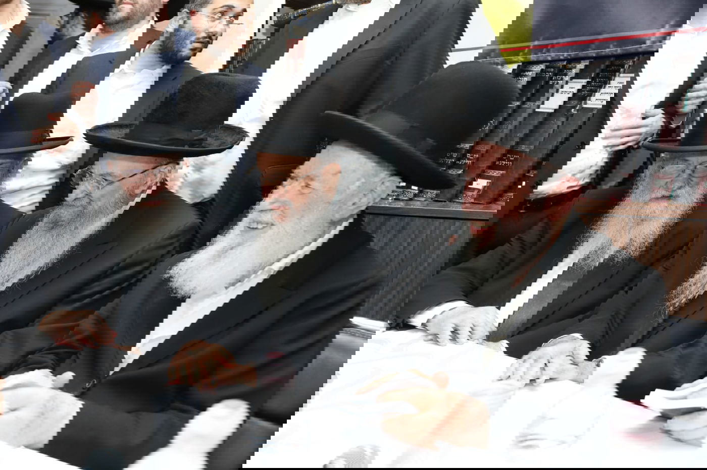 גדולי ישראל בכינוס השנתי למען ילדי ישראל והפגישה בין המשגיח לראש הישיבה