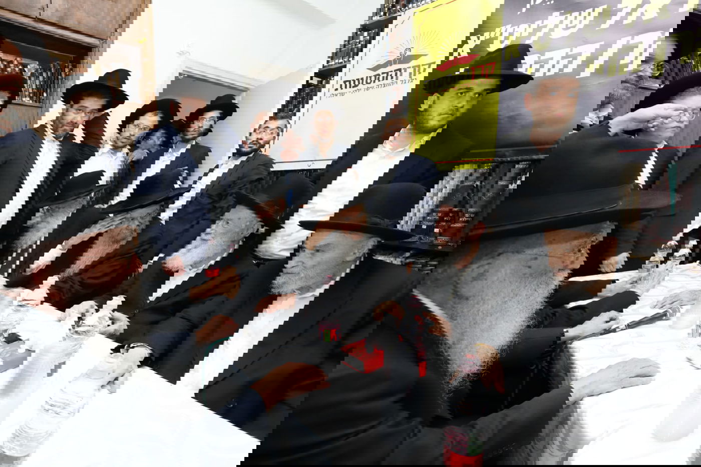 גדולי ישראל בכינוס השנתי למען ילדי ישראל והפגישה בין המשגיח לראש הישיבה