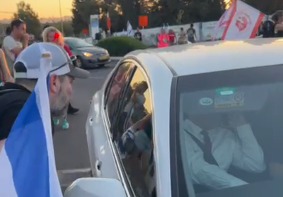 דני דנון בכניסה לכנסת, הערב