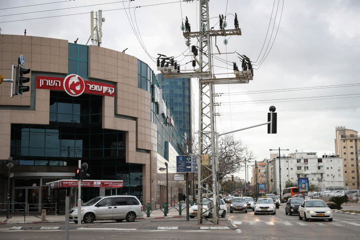 קניון עופר, העסקים החיוניים יפעלו