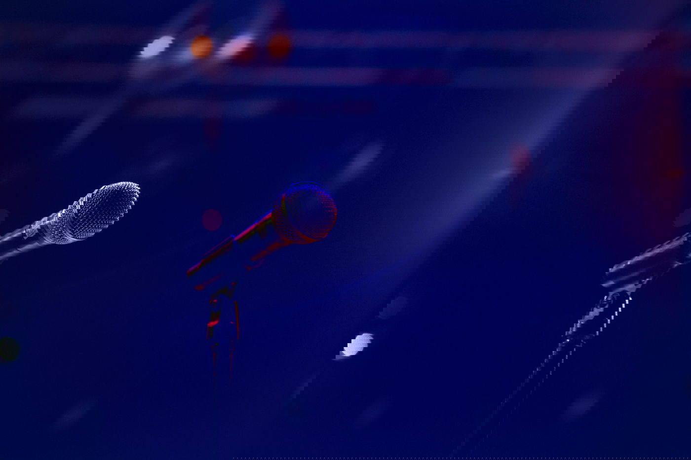 מארגנים קעמפ בישיבה? 'המבקר' מציג: כך עושים תחרות שירה