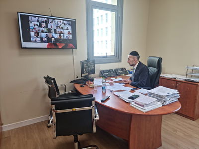 אורי מקלב בשיחת הזום