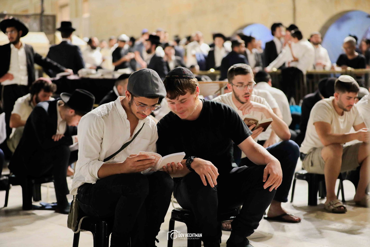 1955 שנים של גלות וייסורים, עם ישראל מבכה על החורבן | "רְאֵה וְהַבִּיטָה, לְמִי עוֹלַלְתָּ כֹּה"