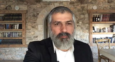 צבי יחזקאלי בפינה על פרשת ואתחנן • צפו