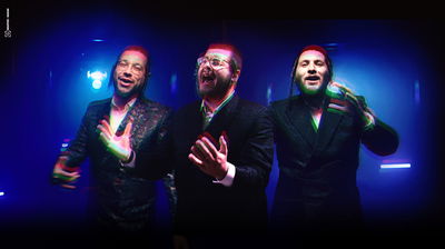 יוסי פריד, מנדי וייס ושמוליק קליין בסינגל קליפ אנרגטי: "אויבען אראפ" 