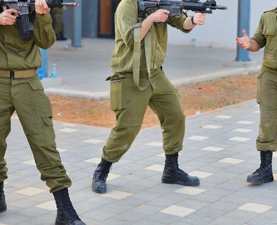 חדי עין יבחינו שאין מחסנית ובכ"א זה ישמש רבים מהמורעלים לתמונת פרופיל