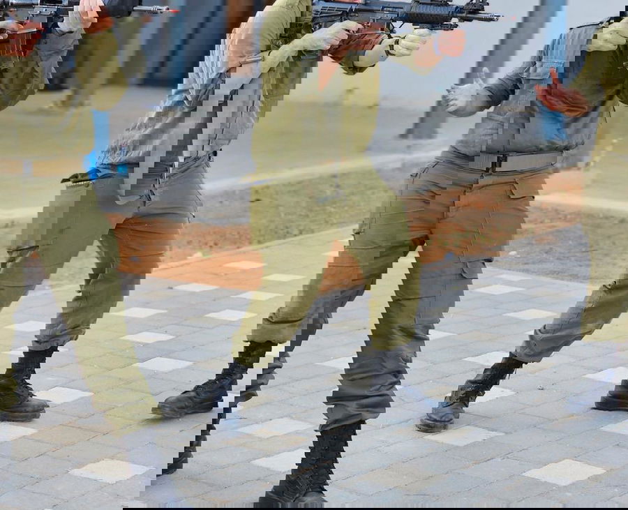 חדי עין יבחינו שאין מחסנית ובכ"א זה ישמש רבים מהמורעלים לתמונת פרופיל