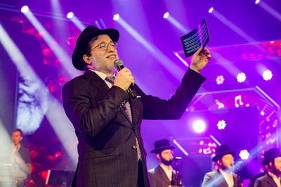 מנדי ג'רופי מחדש את השיר הנוסטלגי: "כשיבוא"