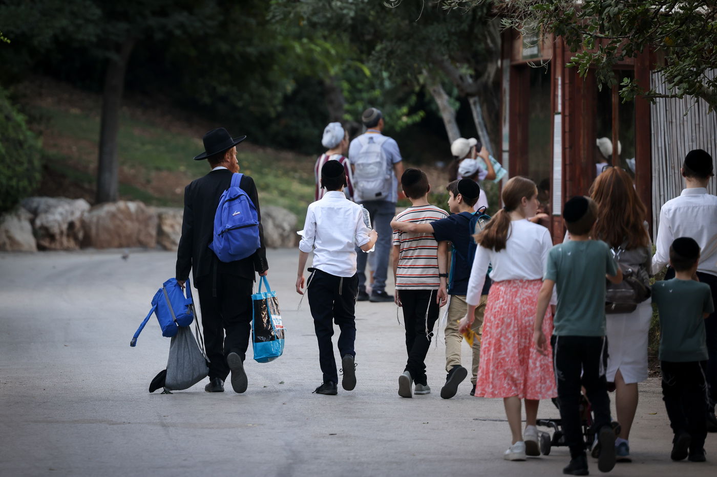 בין הזמנים בגן החיות התנכ"י