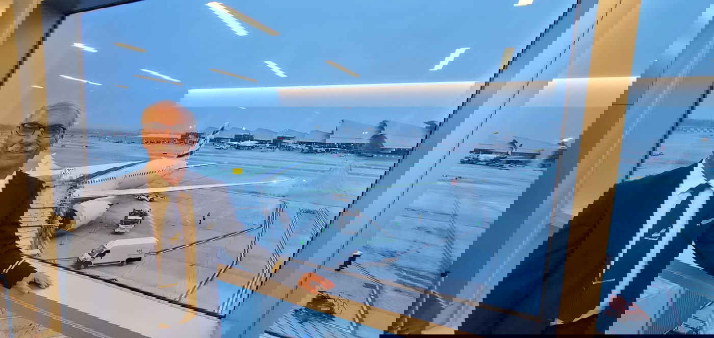 דייל עושה הרבה דברים נוספים שהנוסעים לא תמיד יודעים עליהם