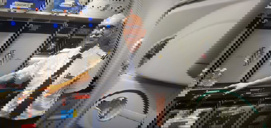 "במקום שאין איש" גם בגבהים. כהן במטוס 