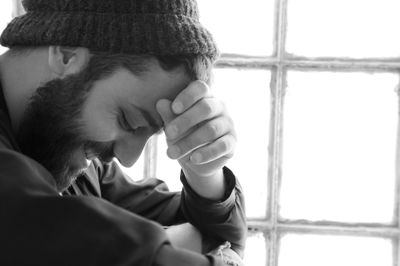 המפיק המצליח מפתיע באלבום EP חדש משלו: "תקבל אותי"