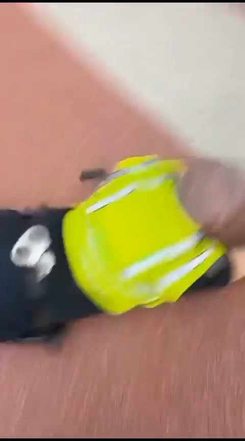 השוטר "מתרסק" במגלשה