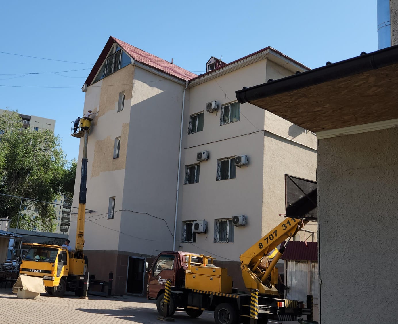 בניין הכנסת האורחים החדש ליד הציון