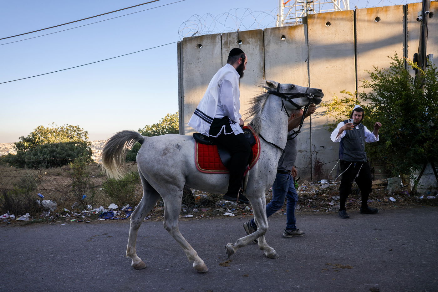 טבילה ורכיבה על סוס וגמל - בקבר שמואל הנביא | תיעוד