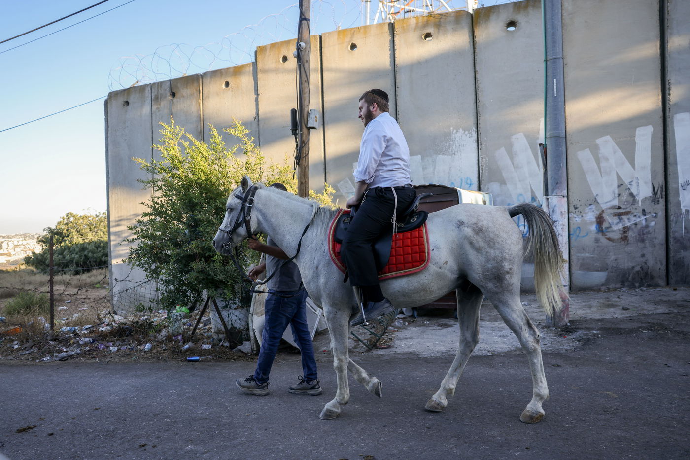 טבילה ורכיבה על סוס וגמל - בקבר שמואל הנביא | תיעוד