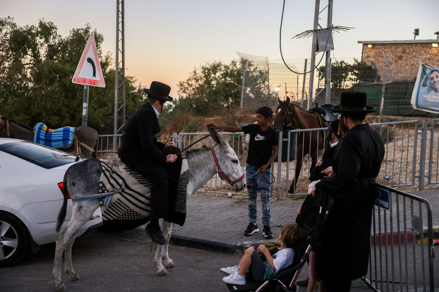 טבילה ורכיבה על סוס וגמל - בקבר שמואל הנביא | תיעוד