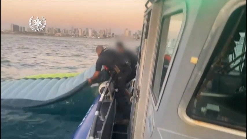 נקלע למצוקה בלב ים | צפו