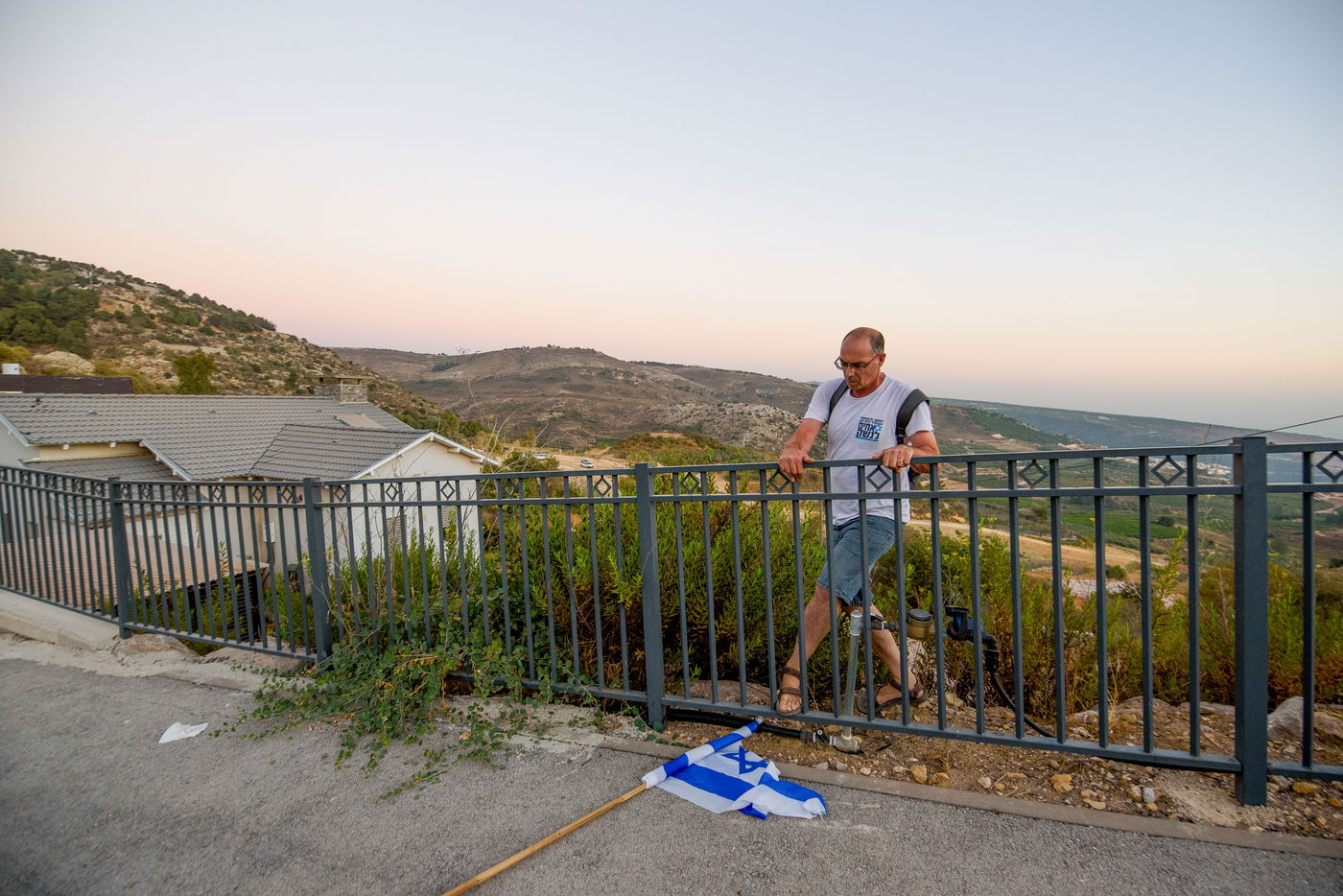 החסימות בכניסה לנווה אטי"ב, אתמול