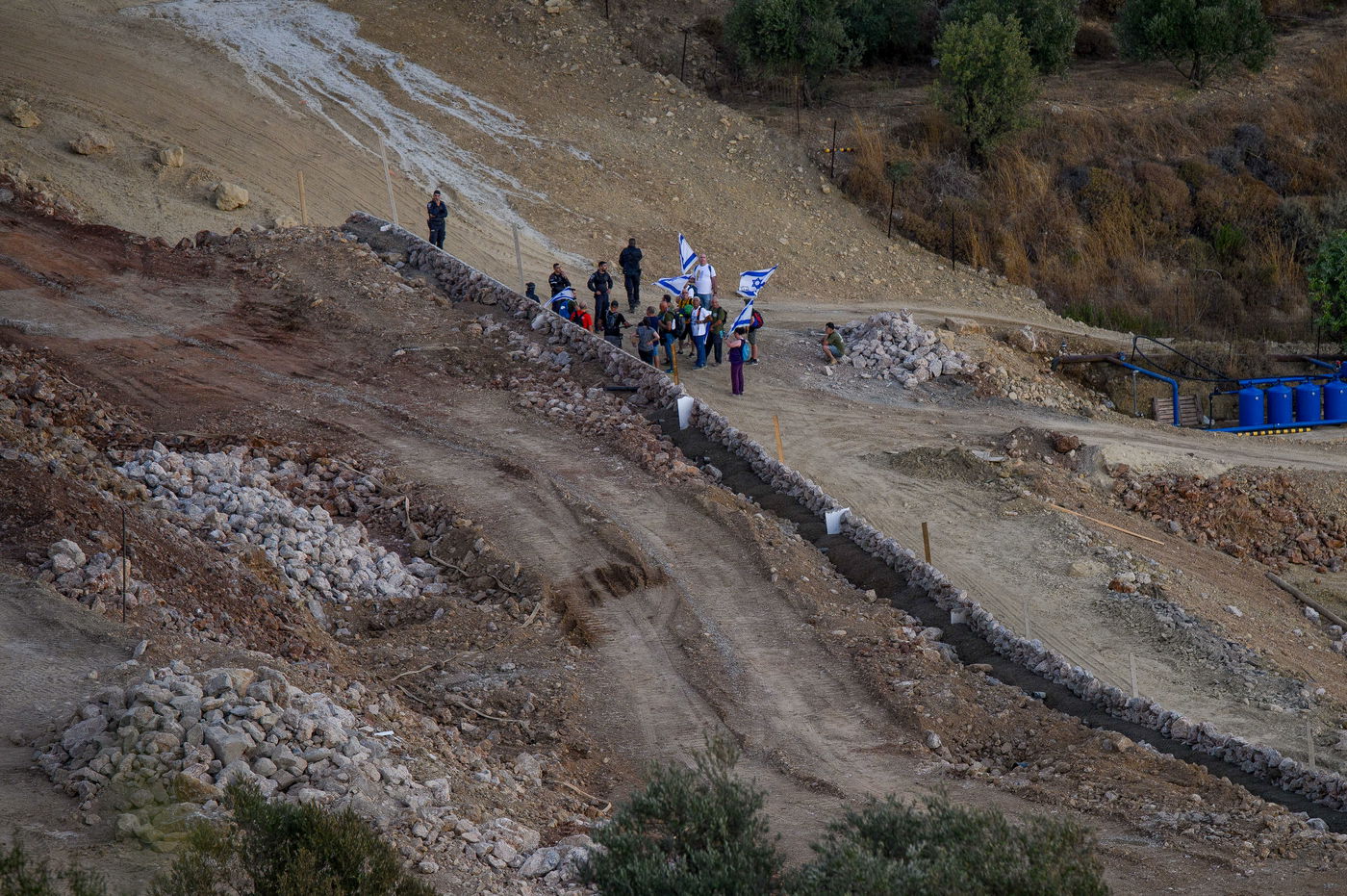 החסימות בכניסה לנווה אטי"ב, אתמול