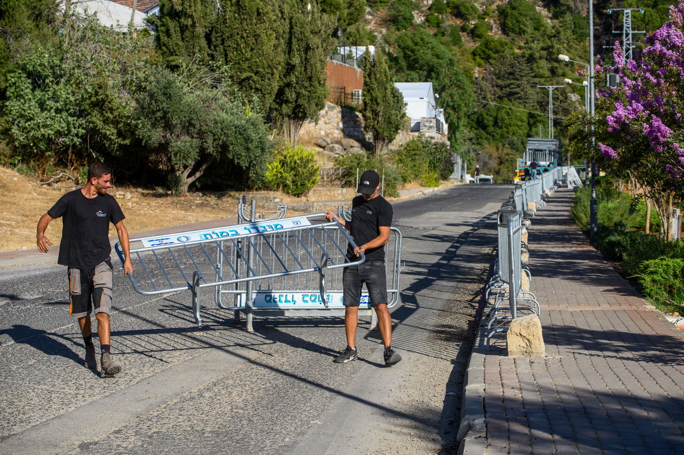 החסימות בכניסה לנווה אטי"ב, אתמול
