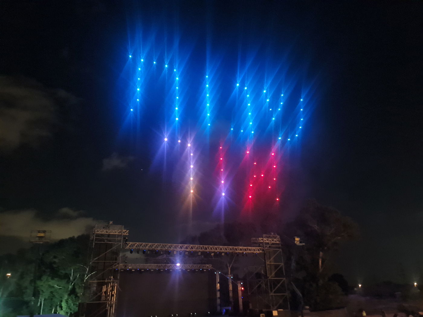 מופע רחפנים באירוע