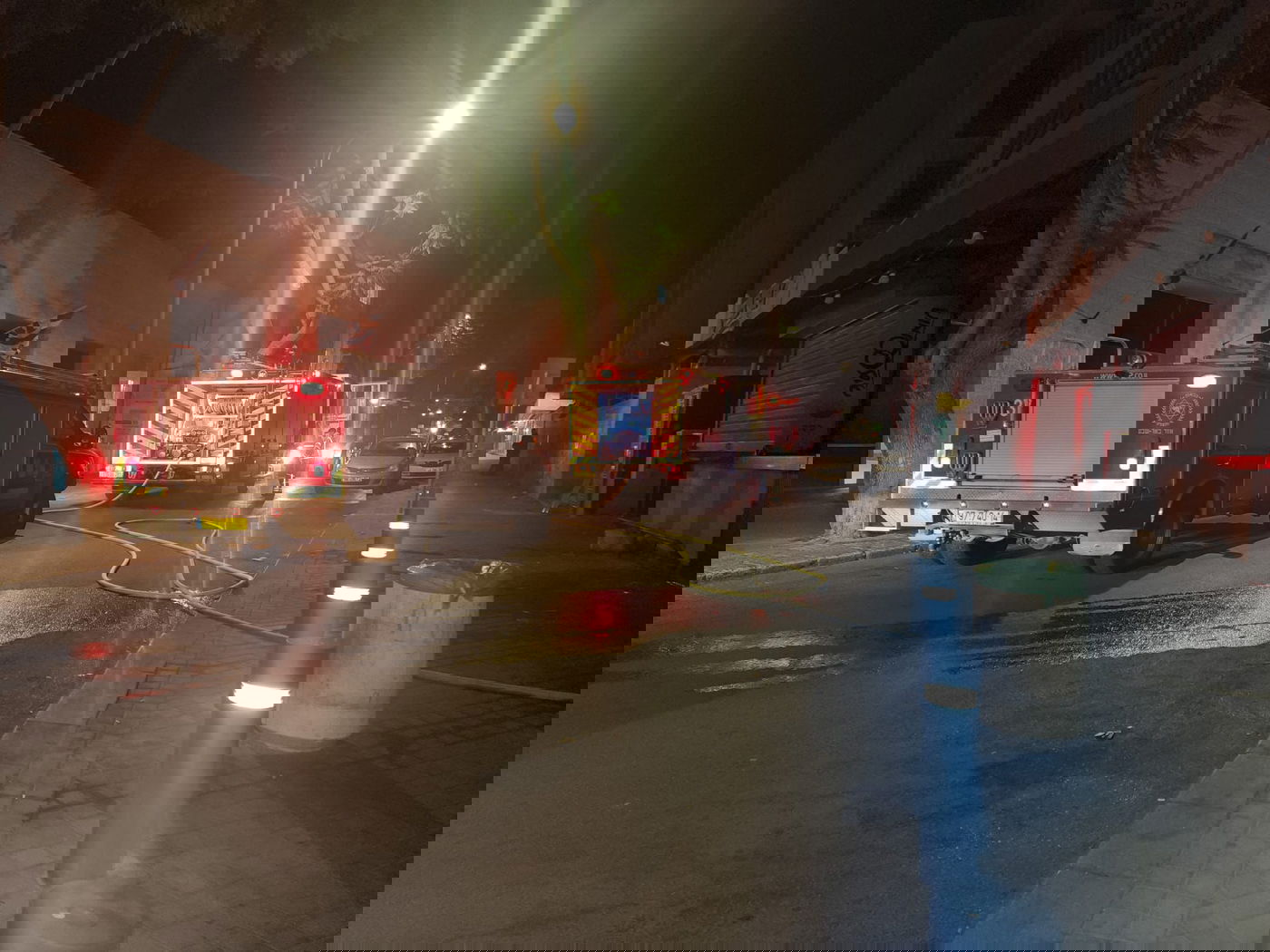 באמצע הלילה: שריפה פרצה במסעדה בבאר שבע; אין נפגעים