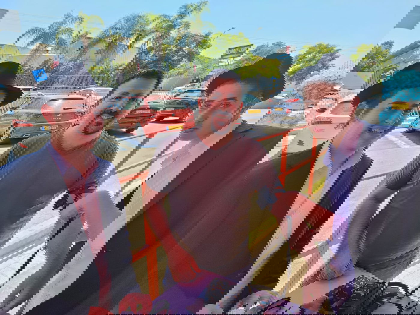 מרגש: משליך הביצה הגיע לדוכן, התנצל - והניח תפילין