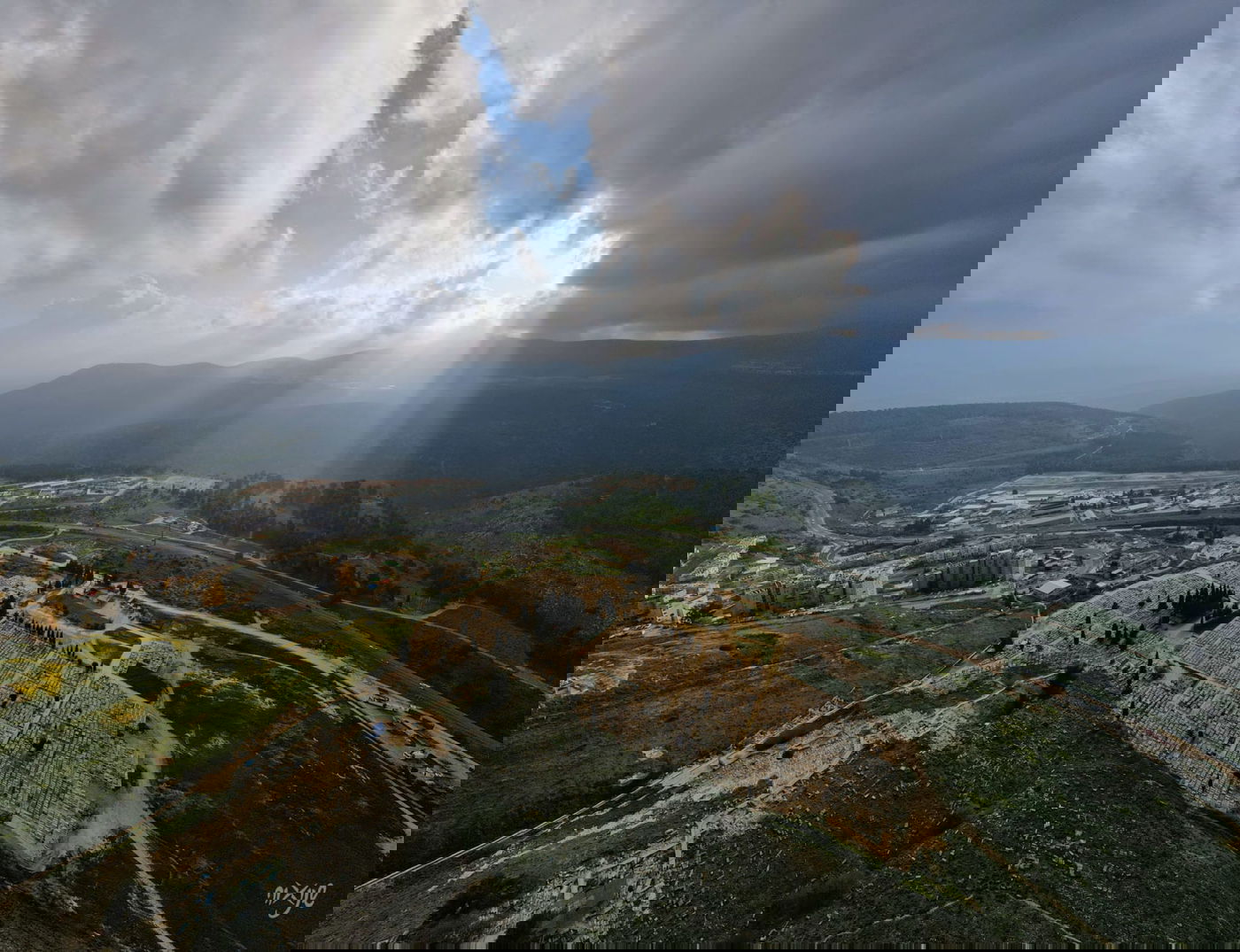 "אור חדש על ציון תאיר". אלומת אור מאירה את בית העלמין בצפת