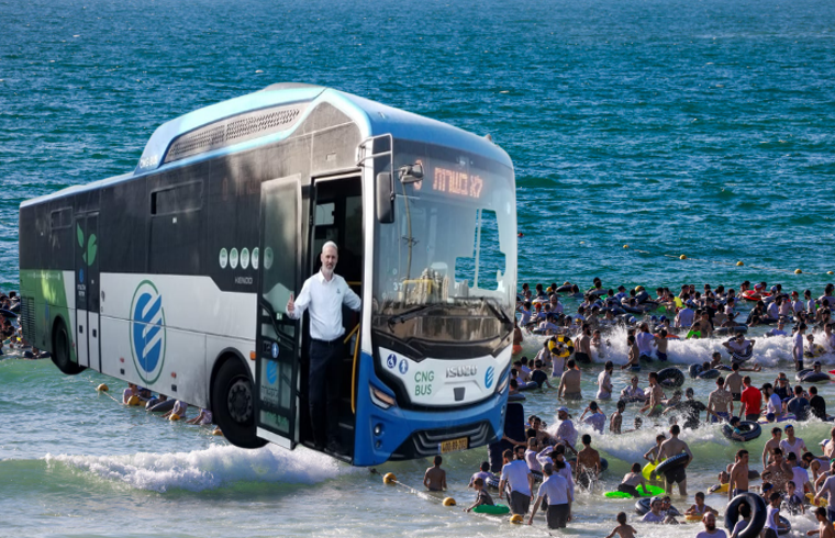 חוף הים באשדוד ואוטובוס של חברת אפיקים - למצולמים אין כל קשר לנאמר בכתבה