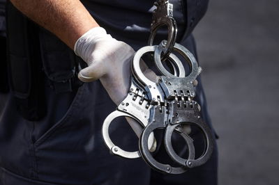 אזיקים. אילוסטרציה