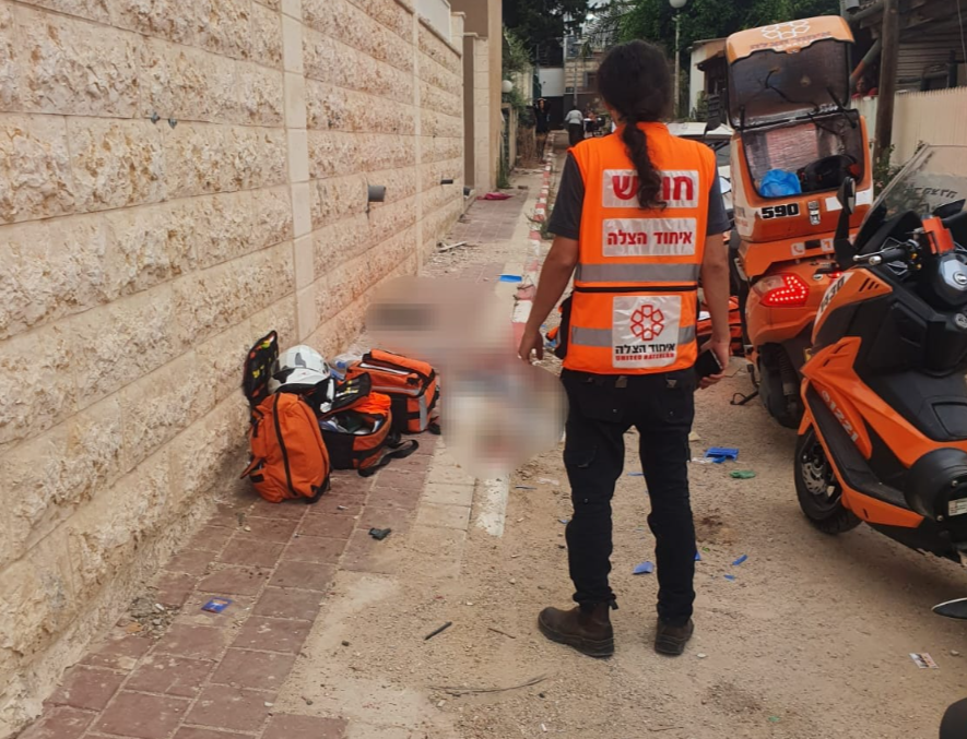 הזירה בבני ברק, הערב