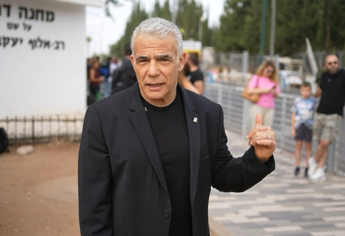 יאיר לפיד, הבוקר בלשכת הגיוס