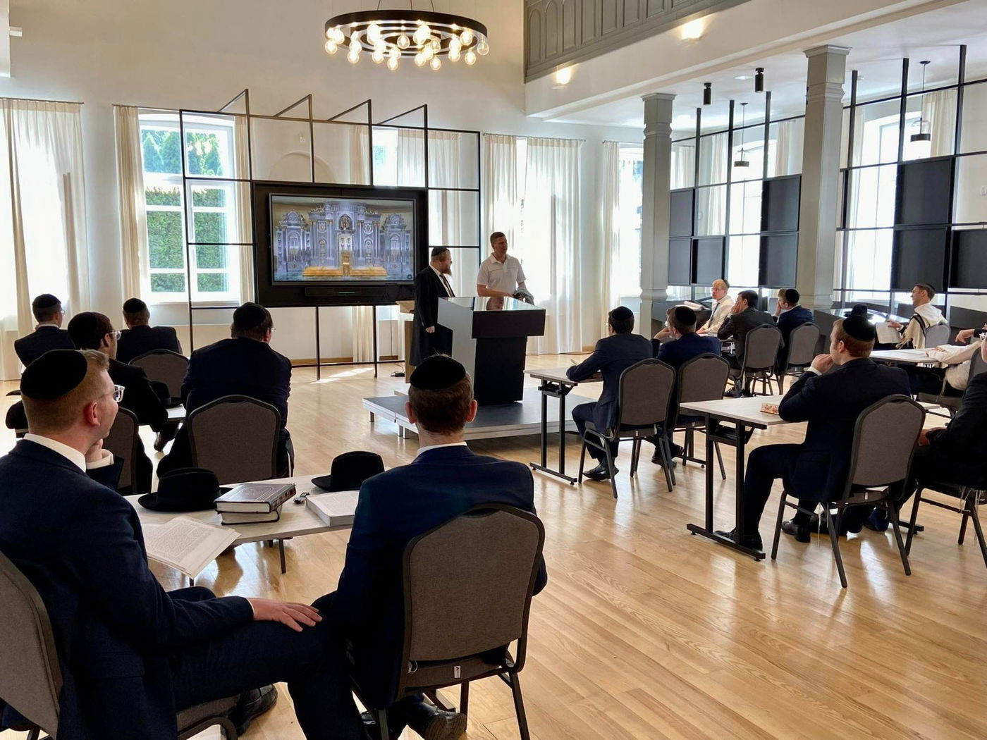 "נקמת דם עבדיך"; הגרש"ב סורוצקין גאל את בניין ישיבת טעלז בליטא • תיעוד מיוחד