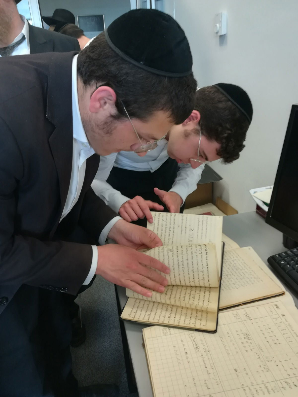 "נקמת דם עבדיך"; הגרש"ב סורוצקין גאל את בניין ישיבת טעלז בליטא • תיעוד מיוחד