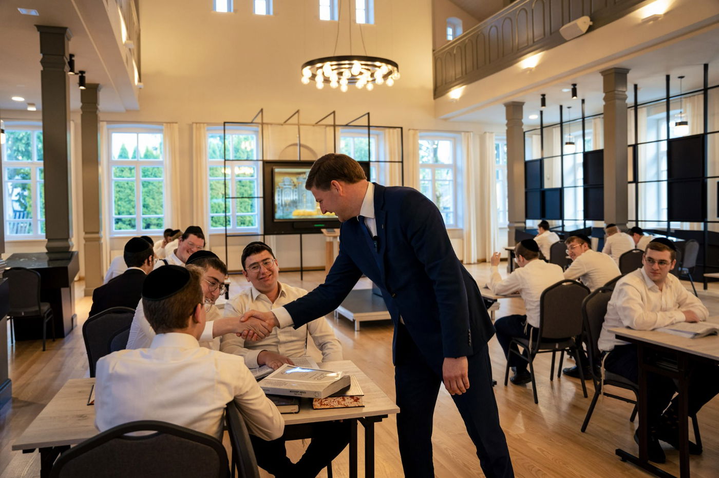 "נקמת דם עבדיך"; הגרש"ב סורוצקין גאל את בניין ישיבת טעלז בליטא • תיעוד מיוחד