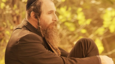 אלנתן מלול בביצוע מרגש: "ניגון ברדיטשוב/כל העולם כולו"